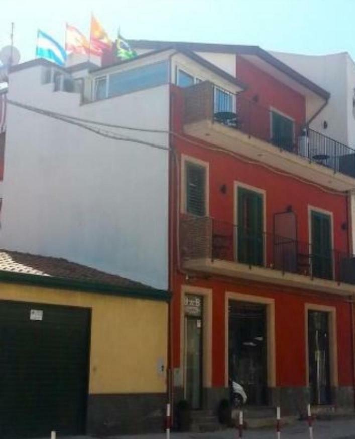 Bed & Breakfast Dietro Le Mura Aci Castello Buitenkant foto
