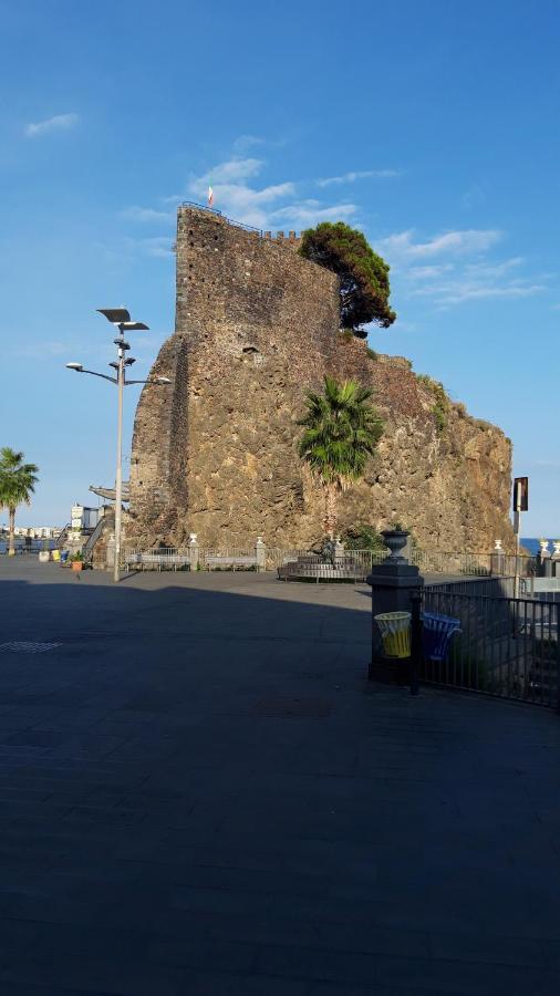 Bed & Breakfast Dietro Le Mura Aci Castello Buitenkant foto