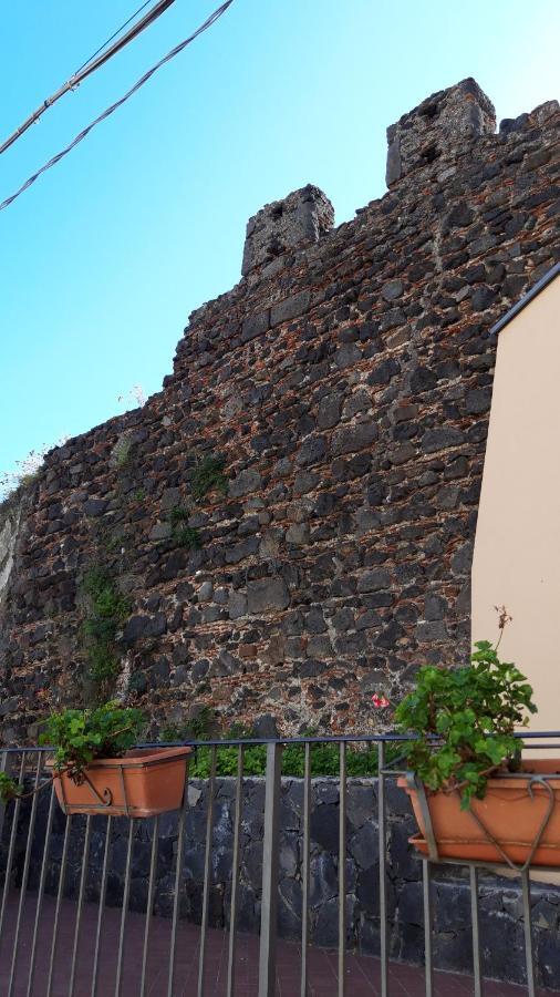Bed & Breakfast Dietro Le Mura Aci Castello Buitenkant foto